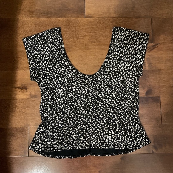 American Eagle top - Picture 2 of 2